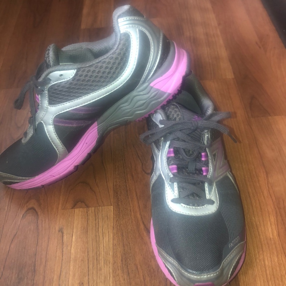 NEW BALANCE FANTOM SNEAKERS WOMEN
